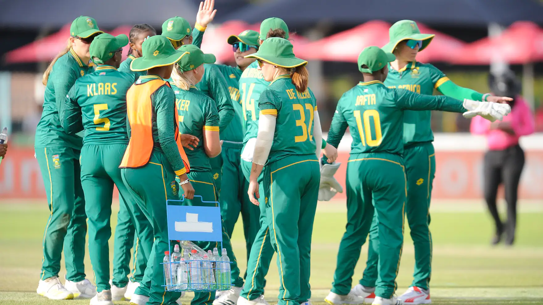 Proteas Women Team huddling on the field