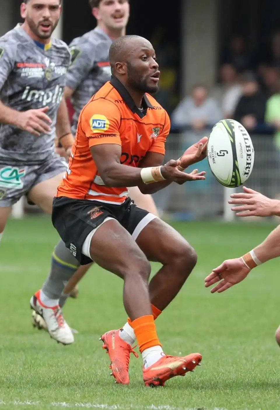 Toyota Cheetahs player passing the ball during an EPCR fixture